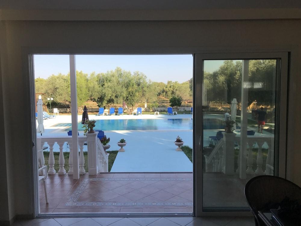 Ai Helis Resort Свороната Екстер'єр фото