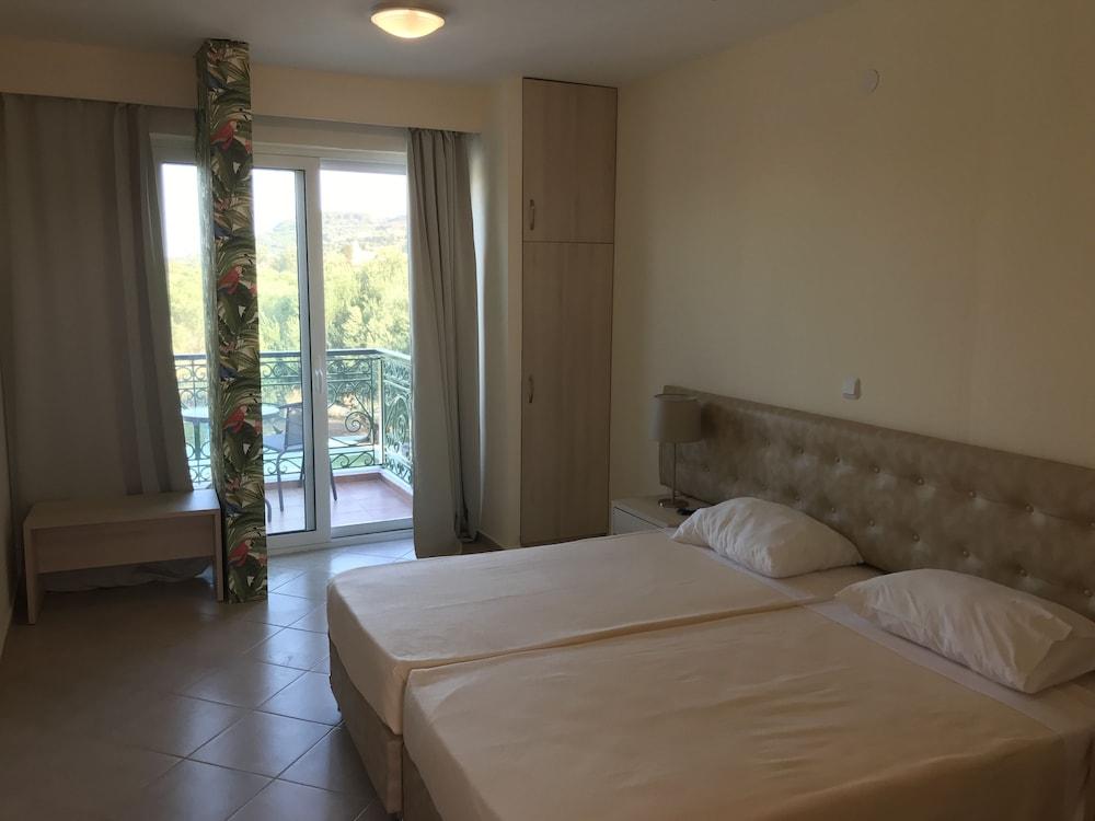 Ai Helis Resort Свороната Екстер'єр фото