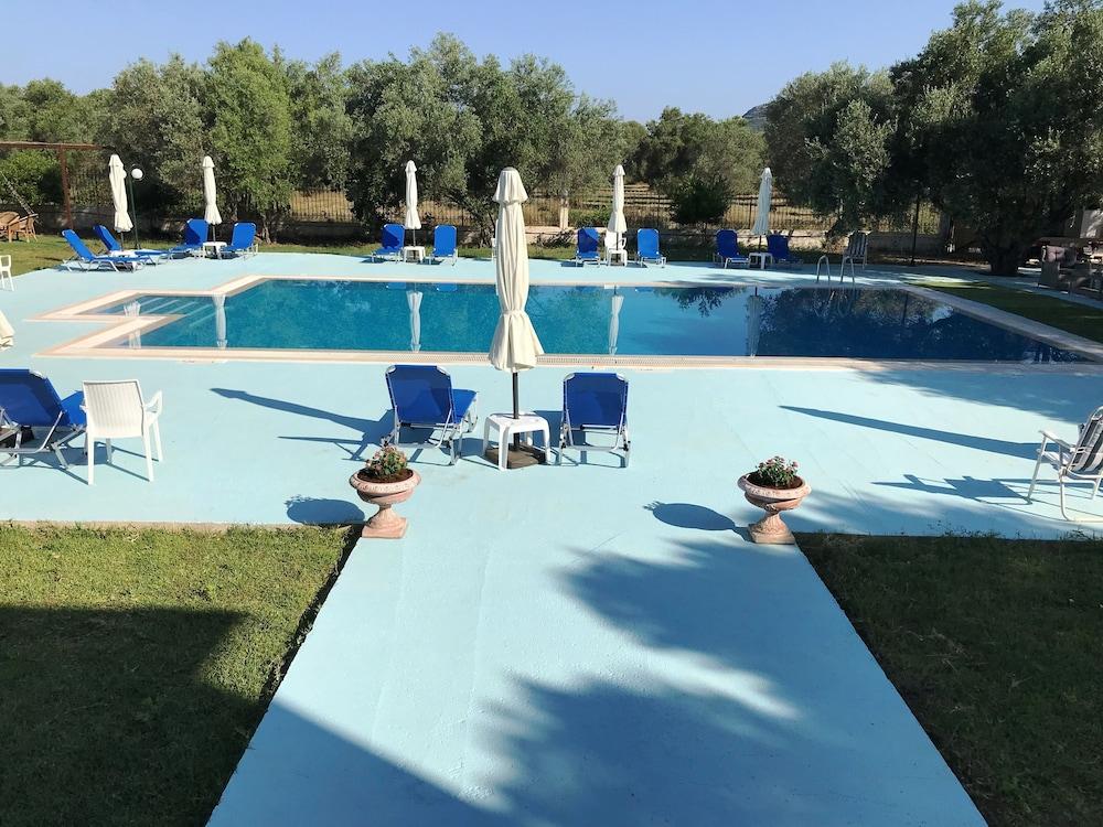 Ai Helis Resort Свороната Екстер'єр фото