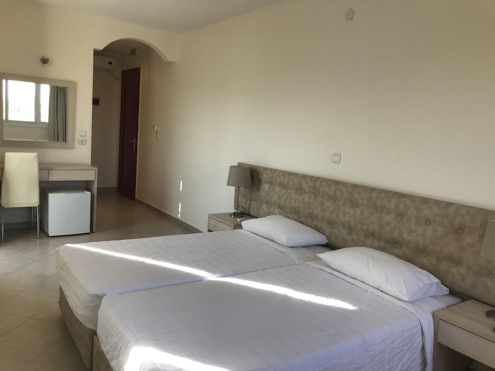 Ai Helis Resort Свороната Екстер'єр фото